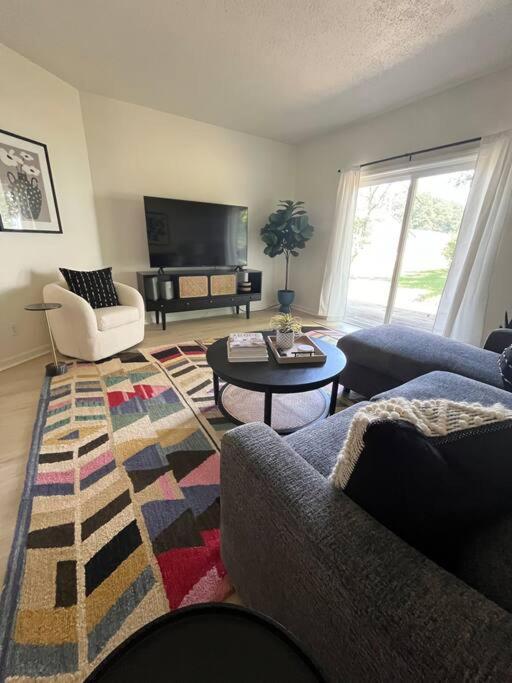 - 1 Bedroom - Sleeps 4 Saugatuck
