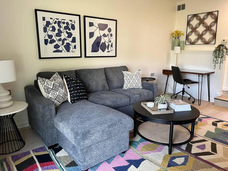 - 1 Bedroom - Sleeps 4 *